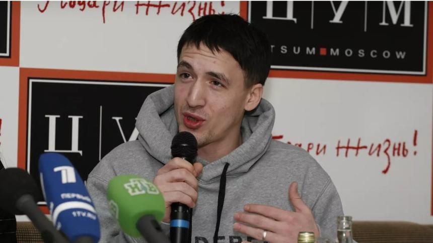 Мать Артура Смольянинова* заявила, что он переживет присвоение статуса террориста