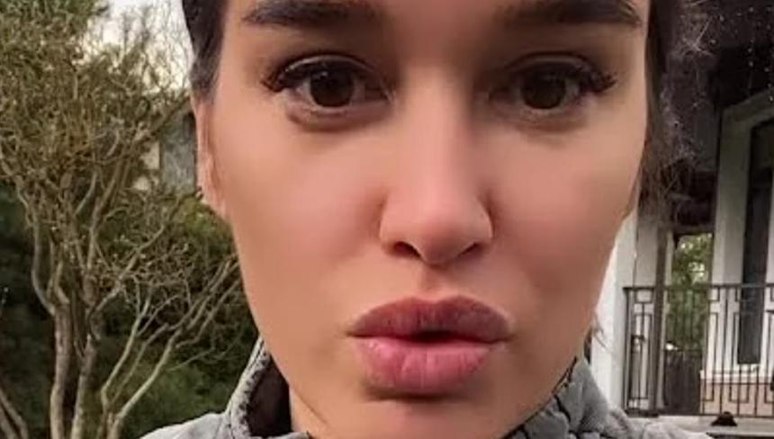 © Скрин видео, YouTube-канал «@Ксения Бородина»