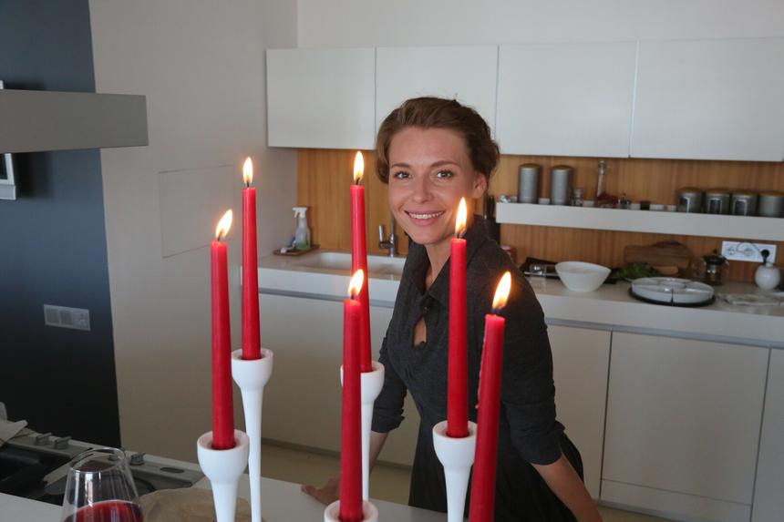 Еле ходит: врачи сделали операцию Толкалиной, обнаружив в животе «кое-что несовместимое с жизнью»