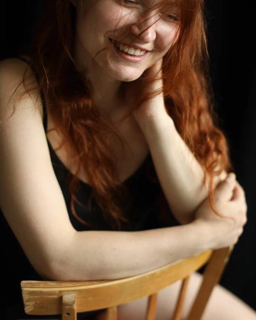 Смерть родителей, детский дом, СПИД: история 21-летней девушки, рожденной с ВИЧ