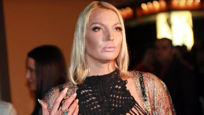 Анастасию Волочкову из-за скандального поведения отстранили от выпускного единственной дочери