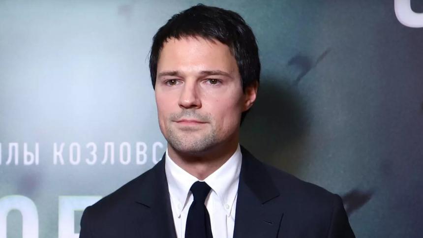 Актер Данила Козловский вернулся в Россию на фоне возобновления работы МДТ