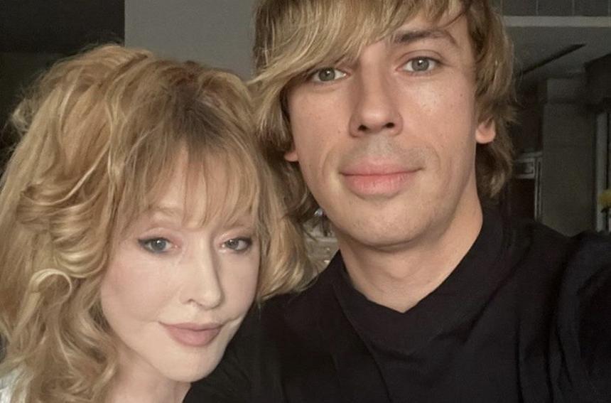 Ослабленная болезнью Алла Пугачева перестала выходить из дома и поручила детей мужу