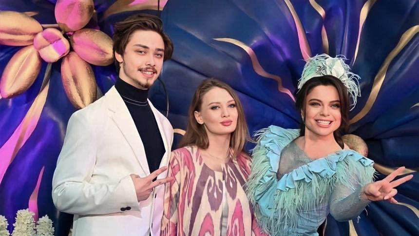 21-летнего сына Наташи Королевой поздравляют с тайной свадьбой