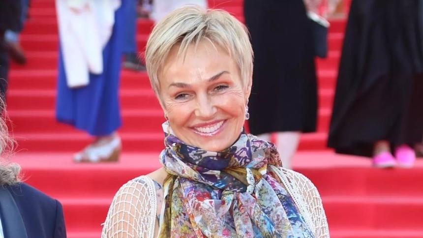 Выглядит высохшей: что на самом деле происходит с лицом 67-летней Натальи Андрейченко