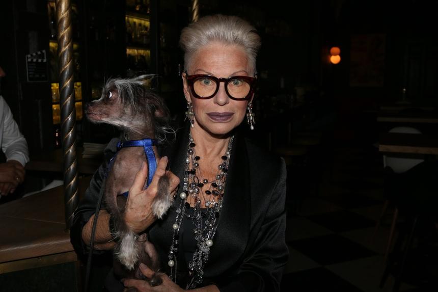 Миллион за молодость: пластические операции 70-летней Ирины Понаровской