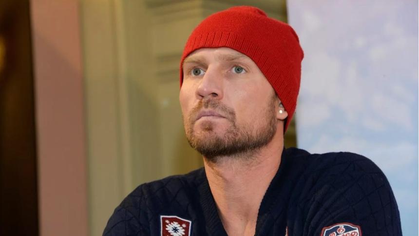 Терапевт Лапа заявила, что врачи не выпишут Романа Костомарова из-за риска новых инфекций