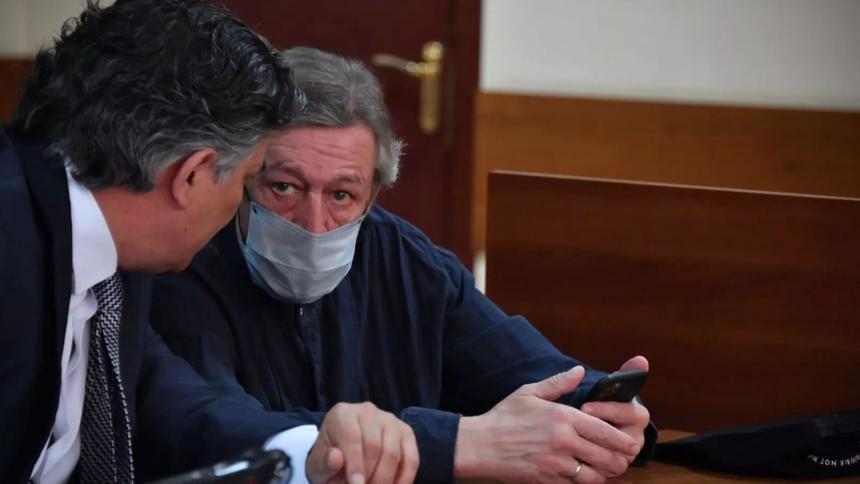 «Он больной, пожилой человек»: осужденный за смертельное ДТП Ефремов вызвался добровольцем в зону СВО