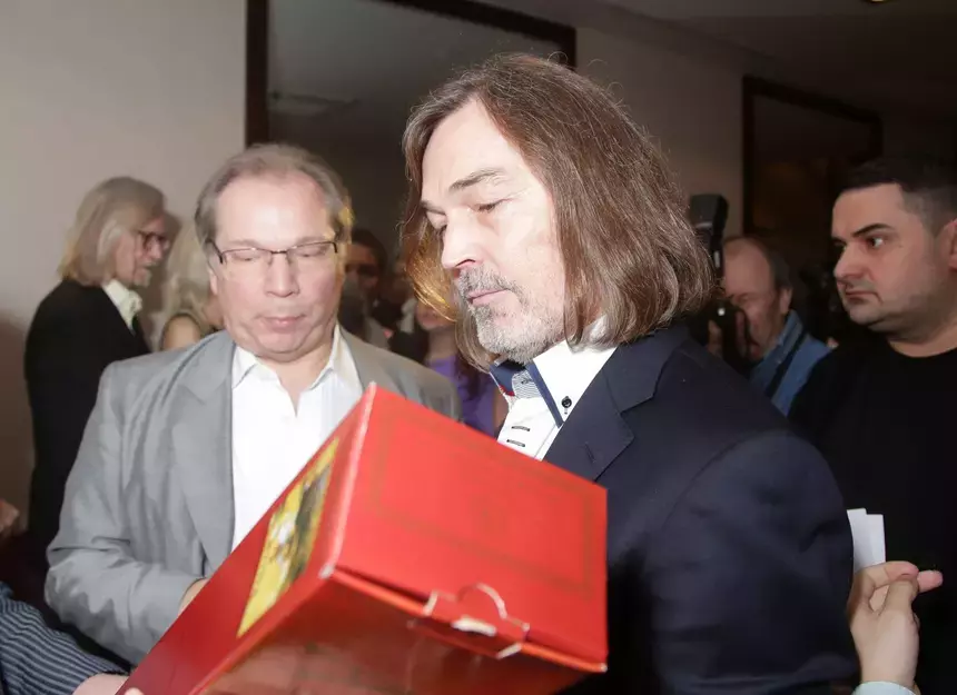 «Глупость»: почему Никас Сафронов отказался идти в ЗАГС с любимой девушкой