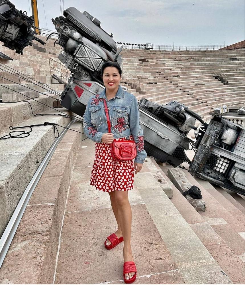 «Жрать надо меньше»: похудевшая оперная певица Анна Нетребко поразила своим внешним видом