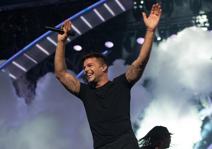 Фанат сделал 40 пластических операций ради сходства с певцом Рики Мартином