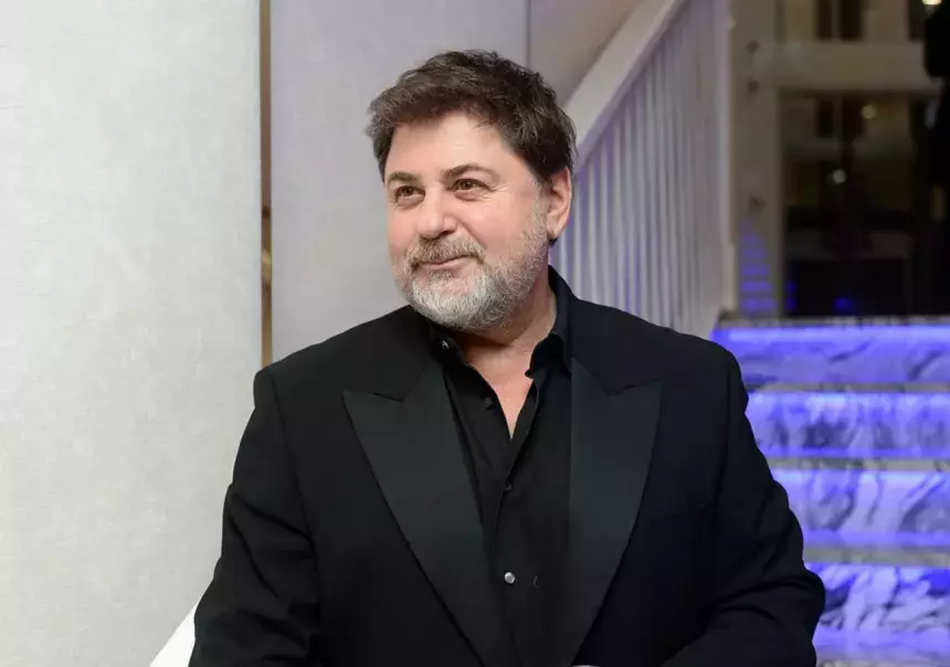 Молодую жену Александра Цекало назвали жертвой пластики из-за «провалившегося носа» на фото