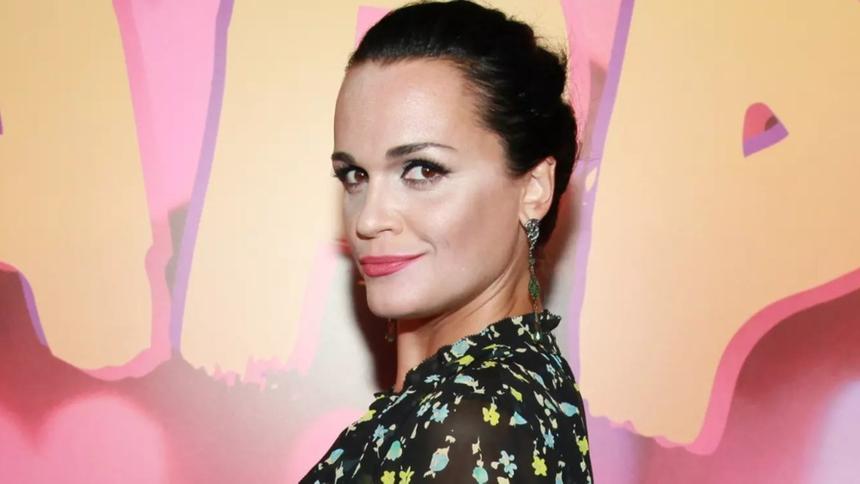 «Очень переживаю»: певица Слава вновь попала в больницу из-за неудачной пластической операции