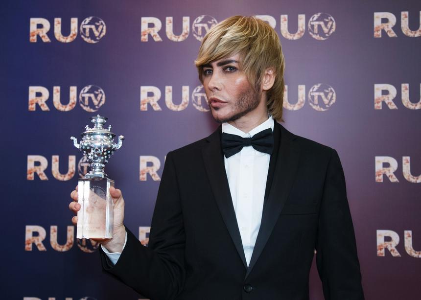 Стилист Сергей Зверев высказался об изменениях во внешности уехавшей из РФ Аллы Пугачевой