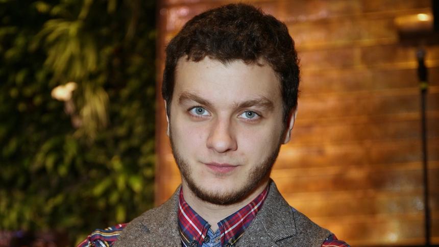 Филипп Бледный заявил, что больше всего был рад Лизе Арзамасовой на съемках «Папиных дочек»