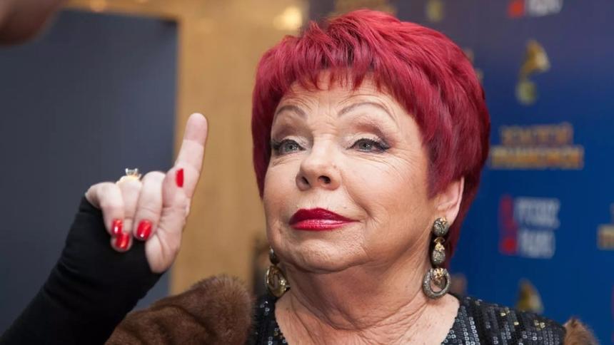 Покинувшую США мать Наташи Королевой затравили в Сети за возвращение в Россию