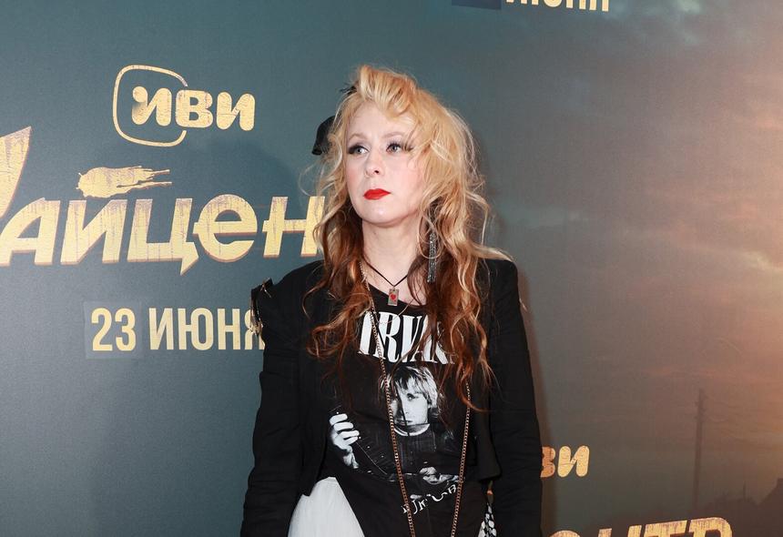 «Меня травили»: актриса из сериала «СашаТаня» призналась, что ее школьные годы были не сахар