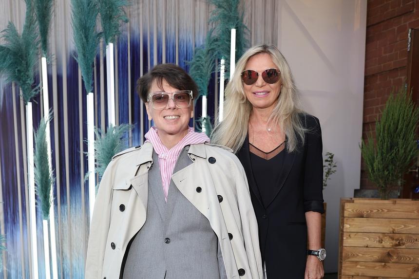 «Жизнь продолжается»: Марина Юдашкина вся в белом улетела в страну, где плюс 38