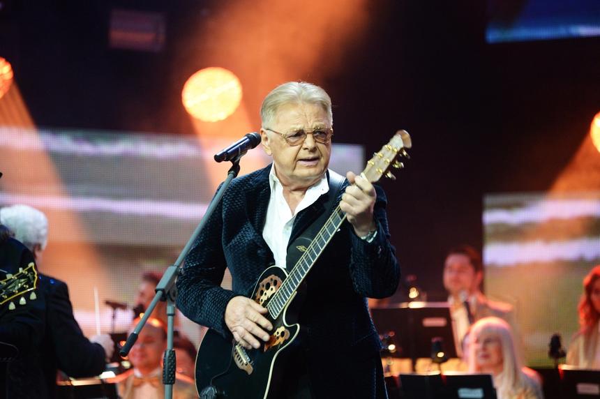 Целитель понял природу боли музыканта: Юрий Антонов пошел на риск и от безысходности обратился к знахарю