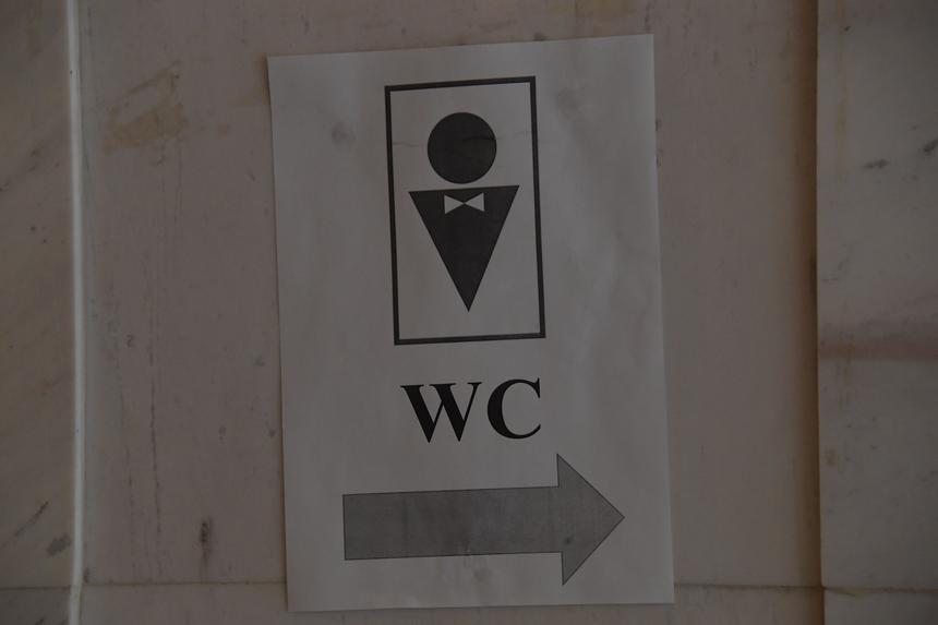 Житель петербургской коммуналки выстрелил в девушку, когда она решила сходить в туалет