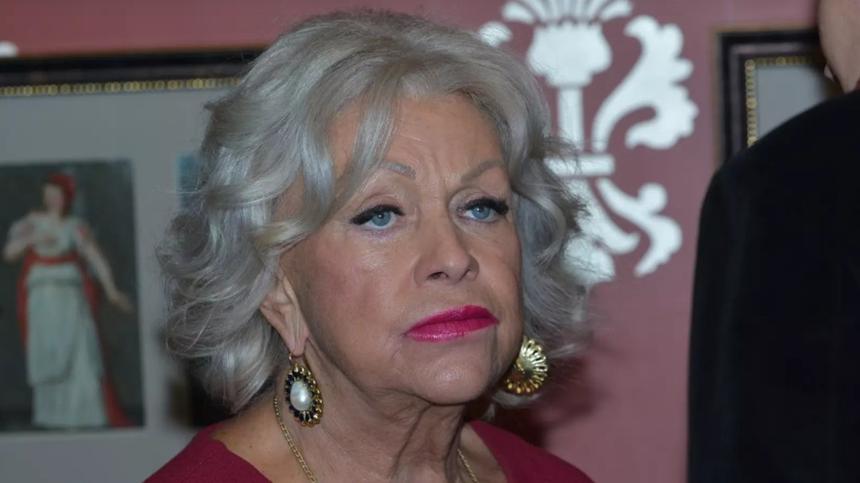 «Вставили спицы и штифты»: 74-летняя вдова Караченцова вновь оказалась на операционном столе