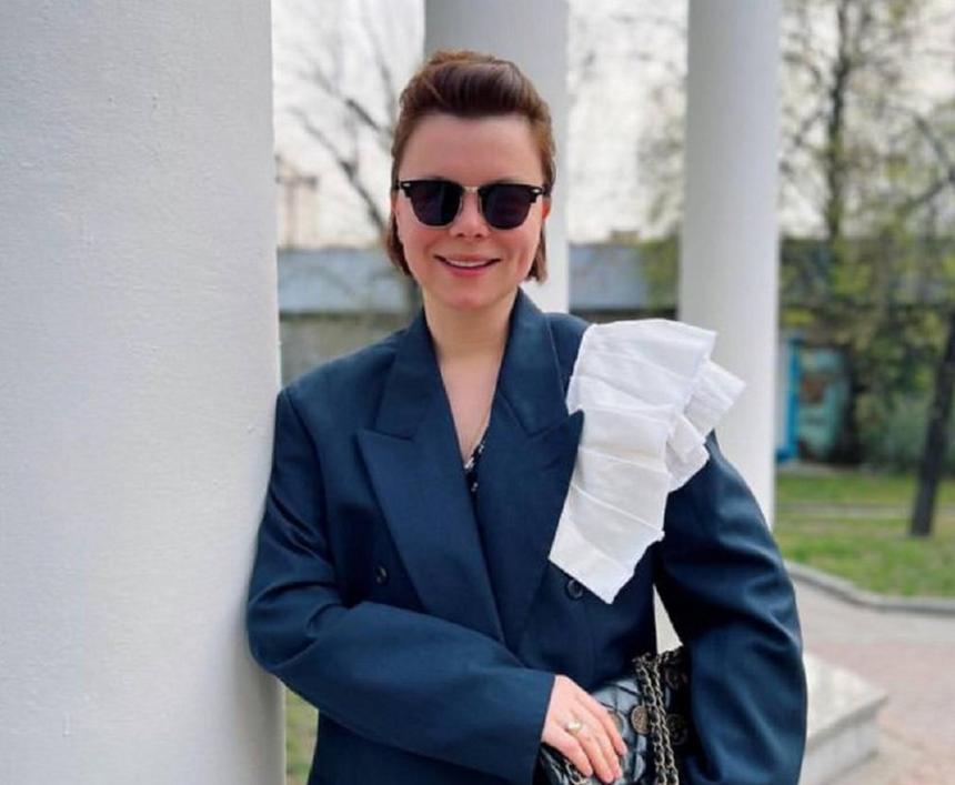 «Поясняет за стиль»: молодая жена Евгения Петросяна вновь публично оконфузилась