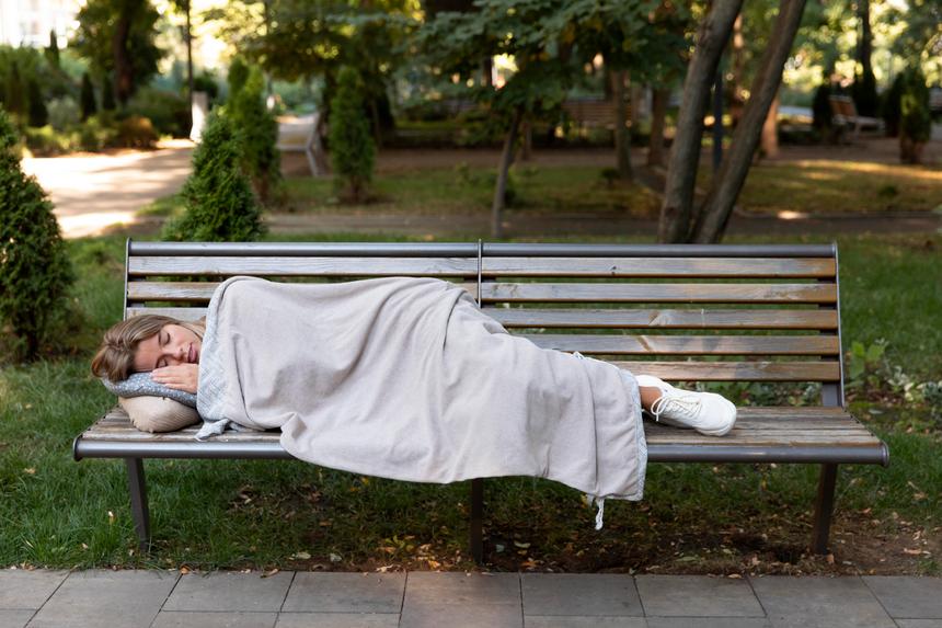 Сначала опека забрала сына, потом изнасиловали подростки: на жительницу Москвы обрушились сразу все несчастья