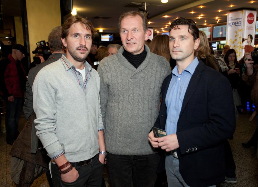 «Измученный»: Добронравов появился на публике без волос и напугал фанатов