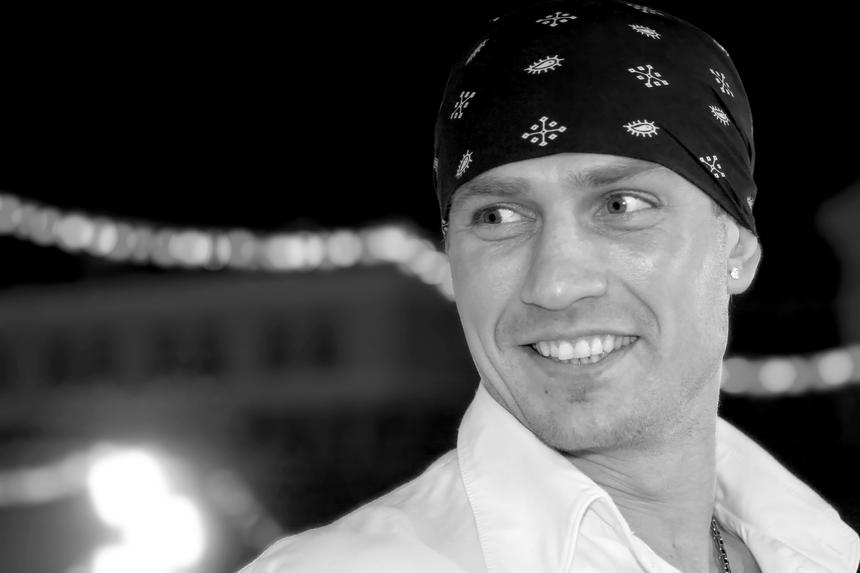 Романа Костомарова кладут в больницу: что произошло на этот раз