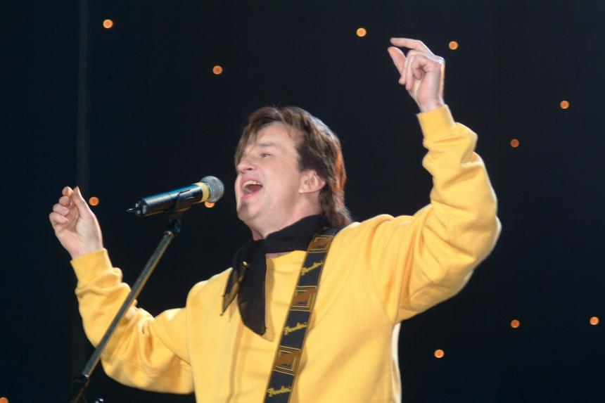 Журналисты оценили состояние могилы Барыкина, на которой Пугачева поставила эффектный монумент за 3 млн