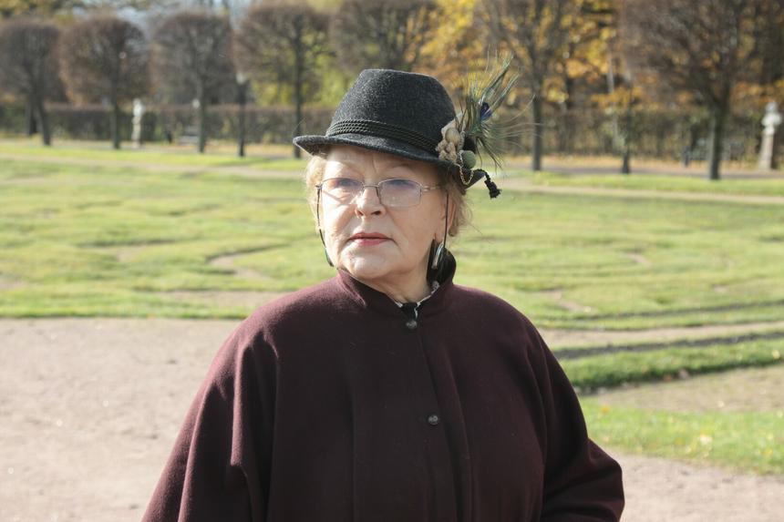 Вынуждена работать: звезда фильма «Москва слезам не верит» Рязанова озвучила размер пенсии