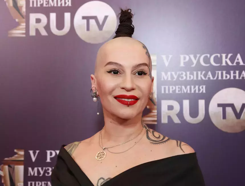 «Кинули меня»: Наргиз заявила, что будет исполнять хиты даже после угроз Фадеева