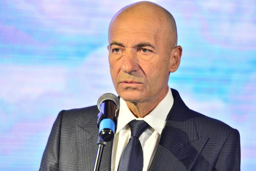 Изысканные закуски и роскошная яхта: повзрослевшая дочь Крутого устроила вечеринку в Греции