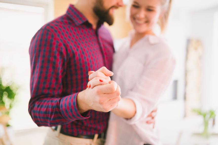 Директор брачного агентства Галина Карасева рассказала, почему люди обращаются к свахам