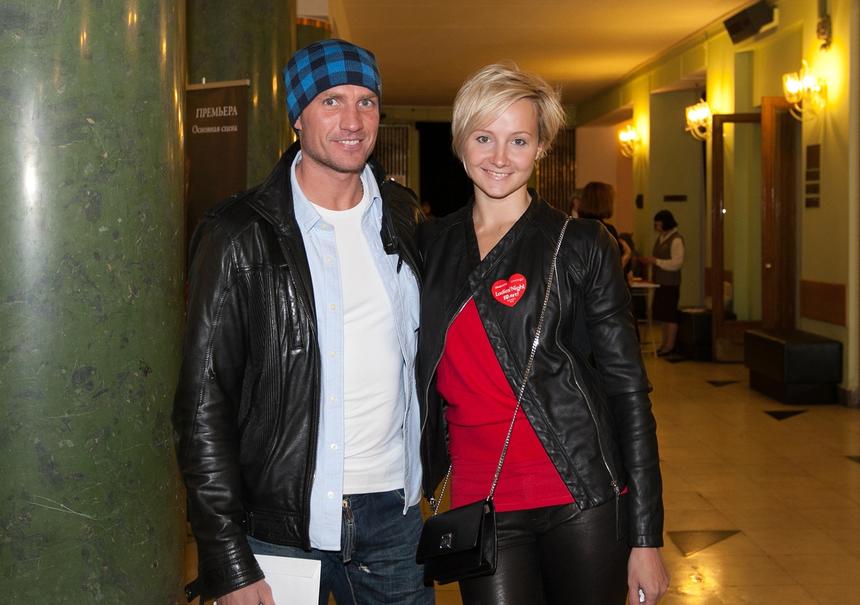 Резко постарела и выглядит на 10 лет старше: психолог раскрыл причину изменившейся внешности Оксаны Домниной