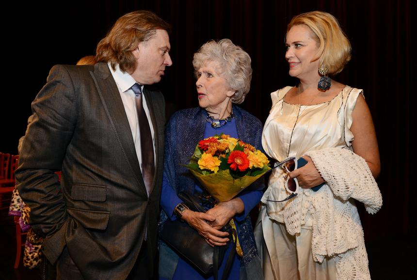 Есть брат: кто получит 100 миллионов наследства Веры Васильевой