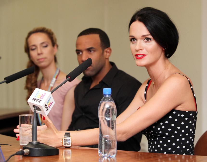 «Не надо меня шантажировать!»: Сергей Соседов добивается присутствия певицы Славы на ток-шоу угрозами