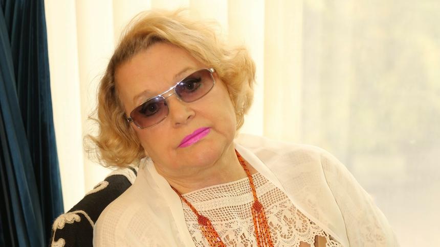 Актриса Валентина Талызина о Пугачевой: «Живет во лжи с этим белым париком»
