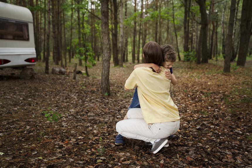 Необычайно высокий трехлетний ребенок и его худощавая мать бесследно исчезли в Уфе