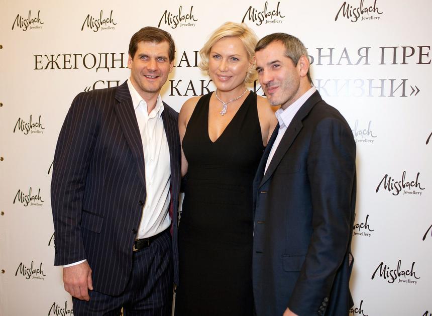 Скончался от остановки сердца: страшное горе пришло в семью абсолютной чемпионки мира по боксу Рагозиной