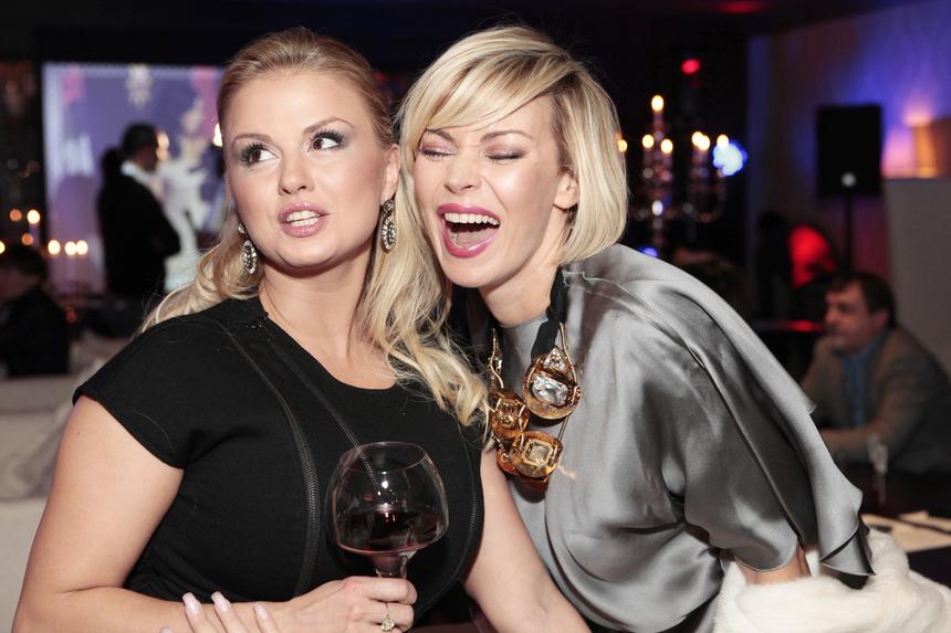 «Шок, потрясение, слезы»: Лада Дэнс эмоционально отреагировала на сообщения с угрозами