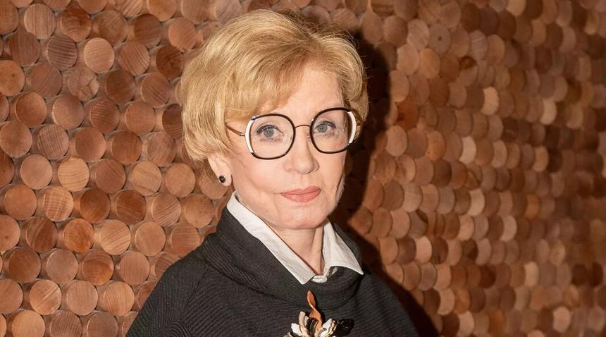 Вера Алентова