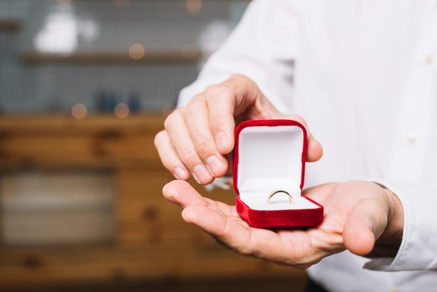 Сделал предложение в музее: 22-летний сын Малинина женится на студентке МГИМО