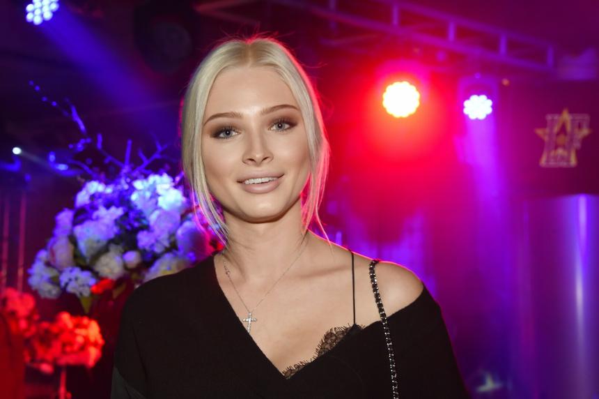 «Как Барби»: Алена Шишкова показала кукольное лицо после пластики скул