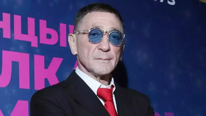 61-летний певец Григорий Лепс показал новые татуировки на концерте в Сочи