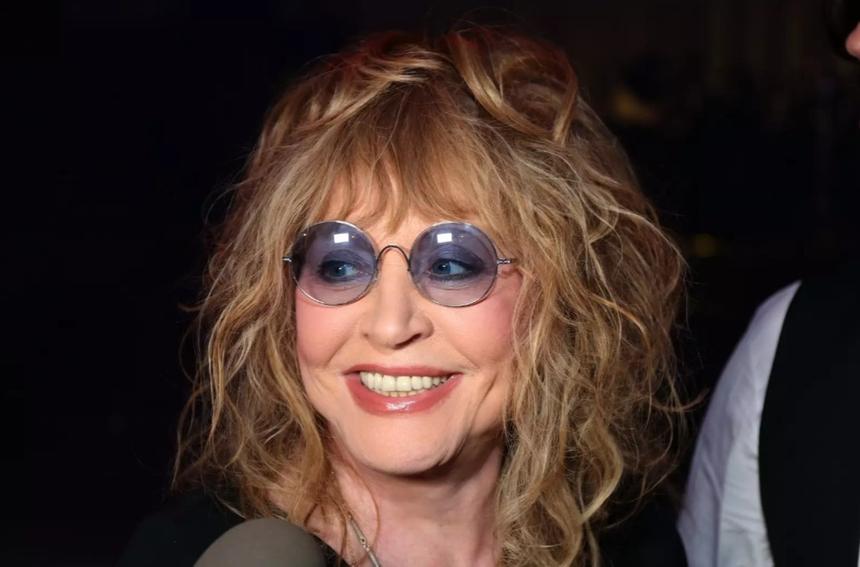 «Курит теперь снова и пьет от отчаяния»: у Аллы Пугачевой заподозрили тяжелую депрессию