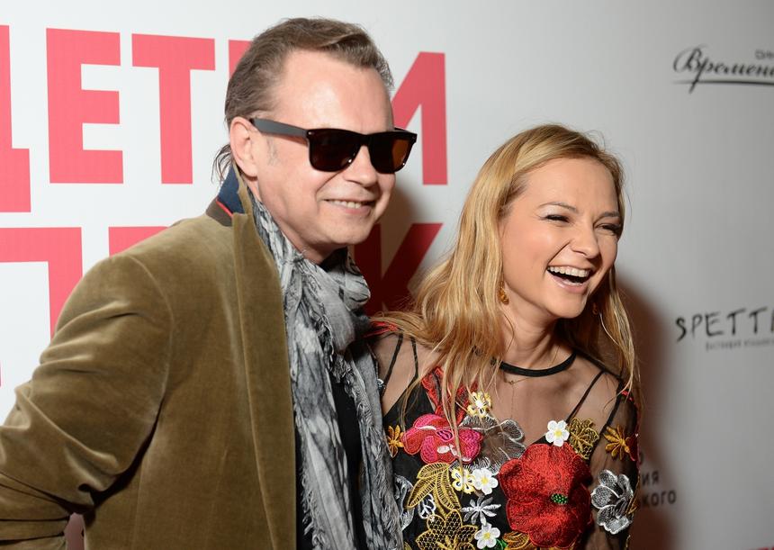 10-летняя дочь Левкиных больше не надеется на помощь родителей и зарабатывает самостоятельно