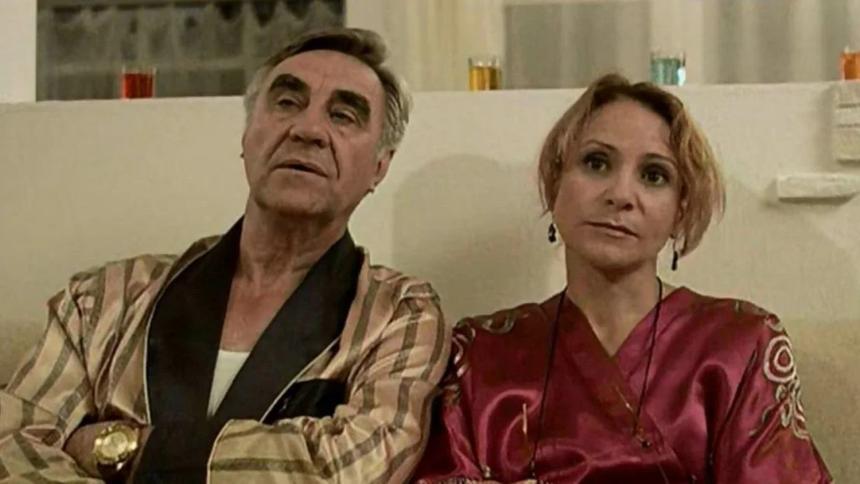 Васильев признался, что ему было стыдно рядом с Артемьевой за кулисами «Сватов»