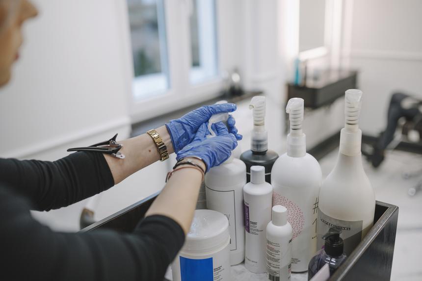 7 болезней, которыми можно заразиться в салоне красоты: правила безопасности