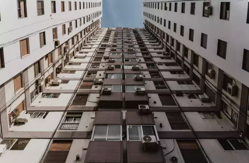 Отца продюсера «Караморы» и «Перевала Дятлова» нашли мертвым в квартире